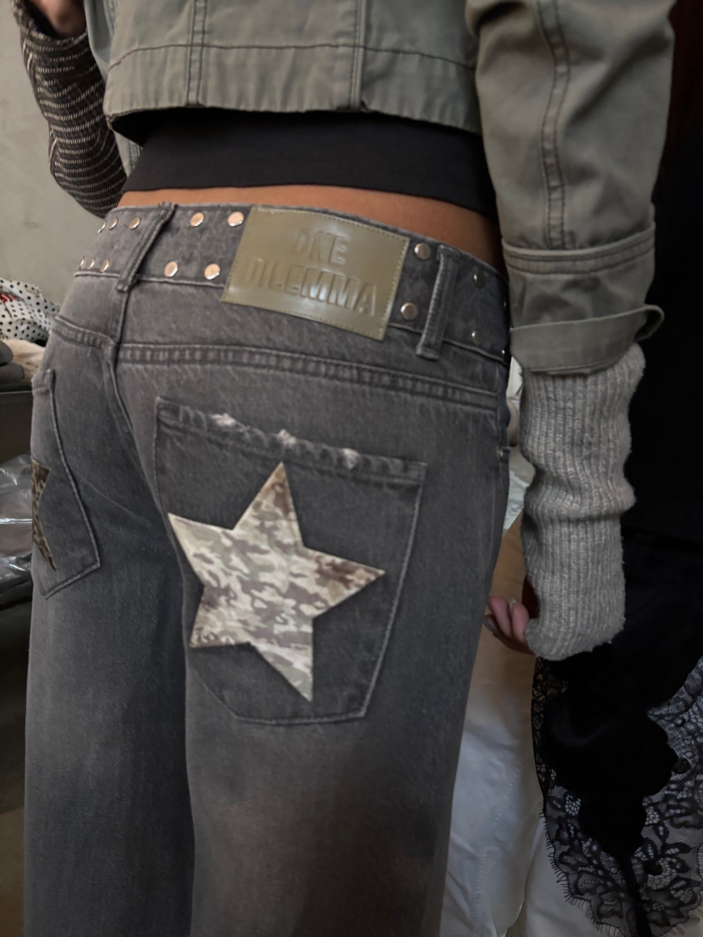 GREY JEANS MILITAR STAR