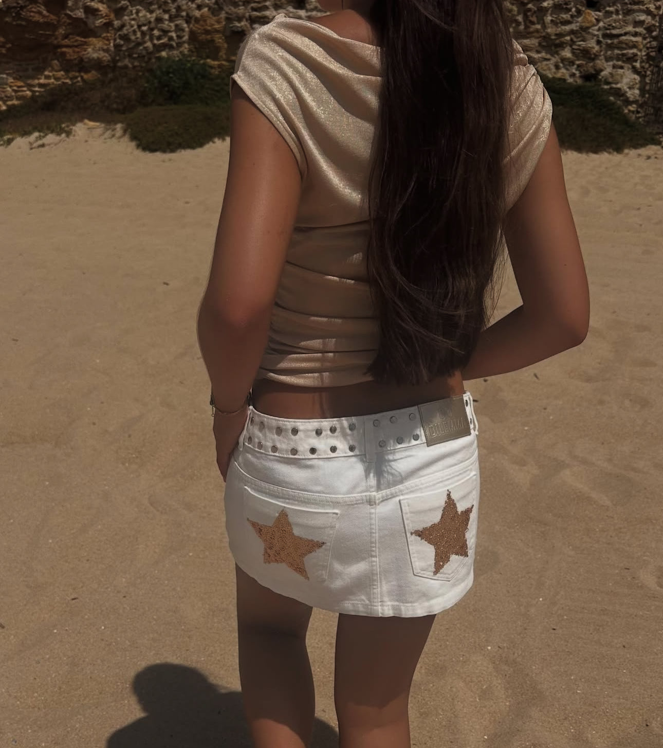 Mini-skirt gold sequins