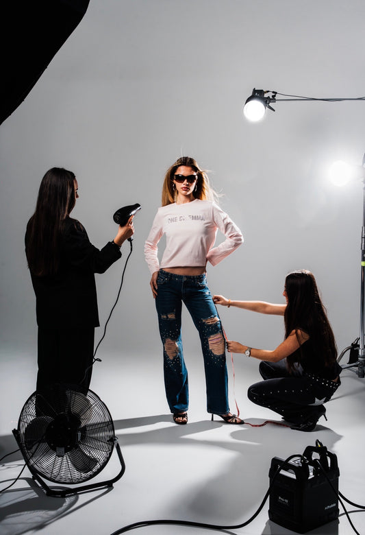 RIPPED STRAIGHT JEANS