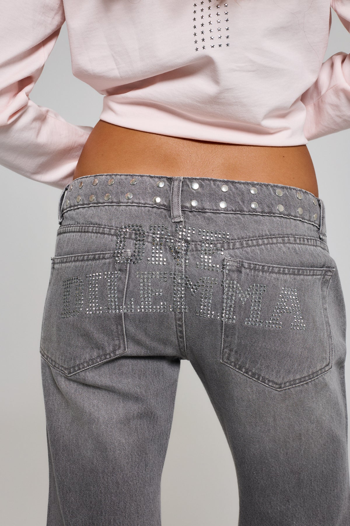 SHINY OD FLARED GREY JEANS