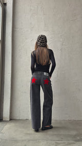 BLACK JEANS RED STAR
